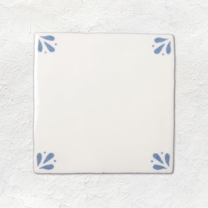 Country Delft Field Tile