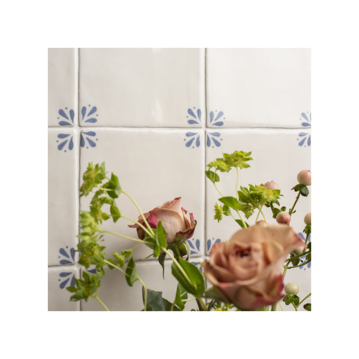 Country Delft Field Tile