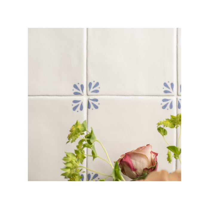 Country Delft Field Tile
